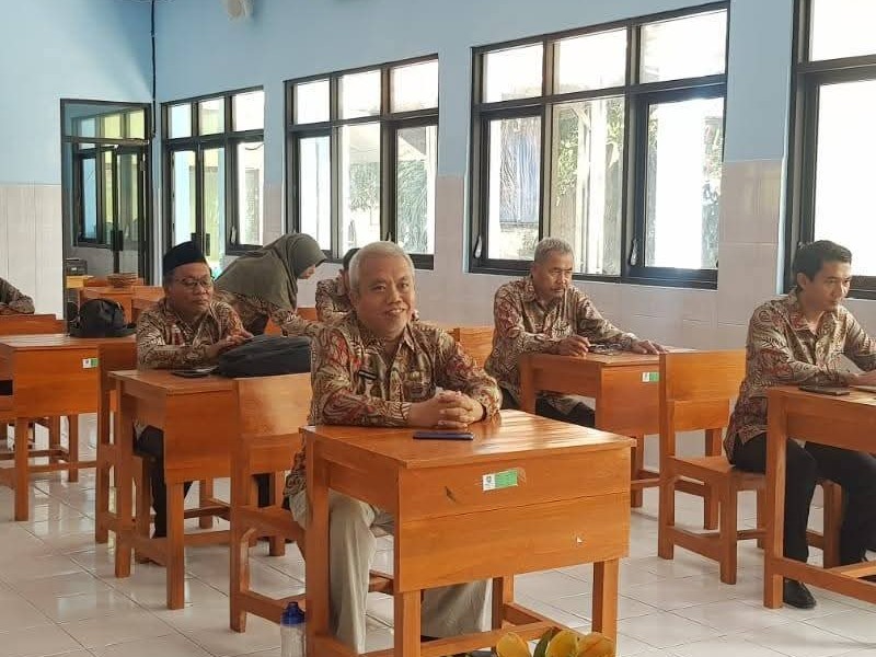 Wujudkan Transformasi Pendidikan, Kombel SMPN 2 Situbondo Gelar Diskusi Kolaboratif di Aula Sekolah